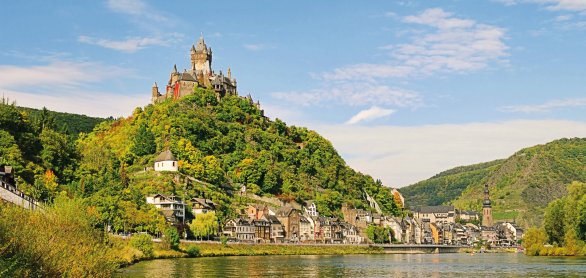 Reichsburg in Cochem &copy; LianeM-shutterstock.com/2013