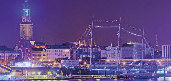 Abendstimmung an den Landungsbrücken © Marco2811-fotolia.com