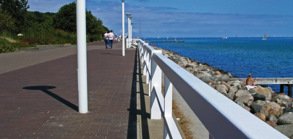 Strandpromenade von Travemünde &copy; Matthias Krüttgen-fotolia.com